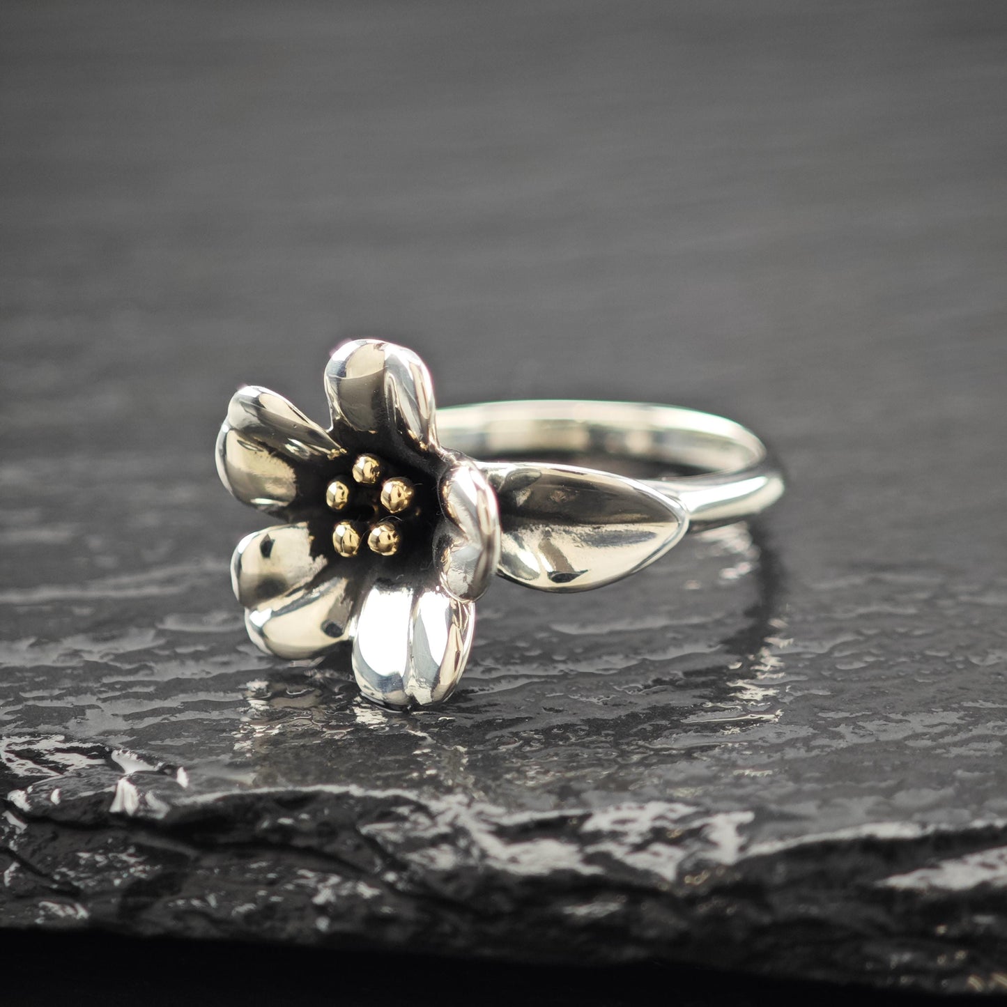 James Avery Floral, 18K Gold Accent Ring Sterling Silver Sz 8 1/2 R5930