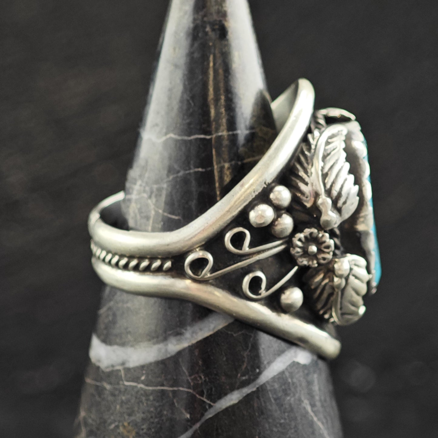 Native American Turquoise & Leaf Design Sterling Silver Ring Sz 10 3/4 R6591