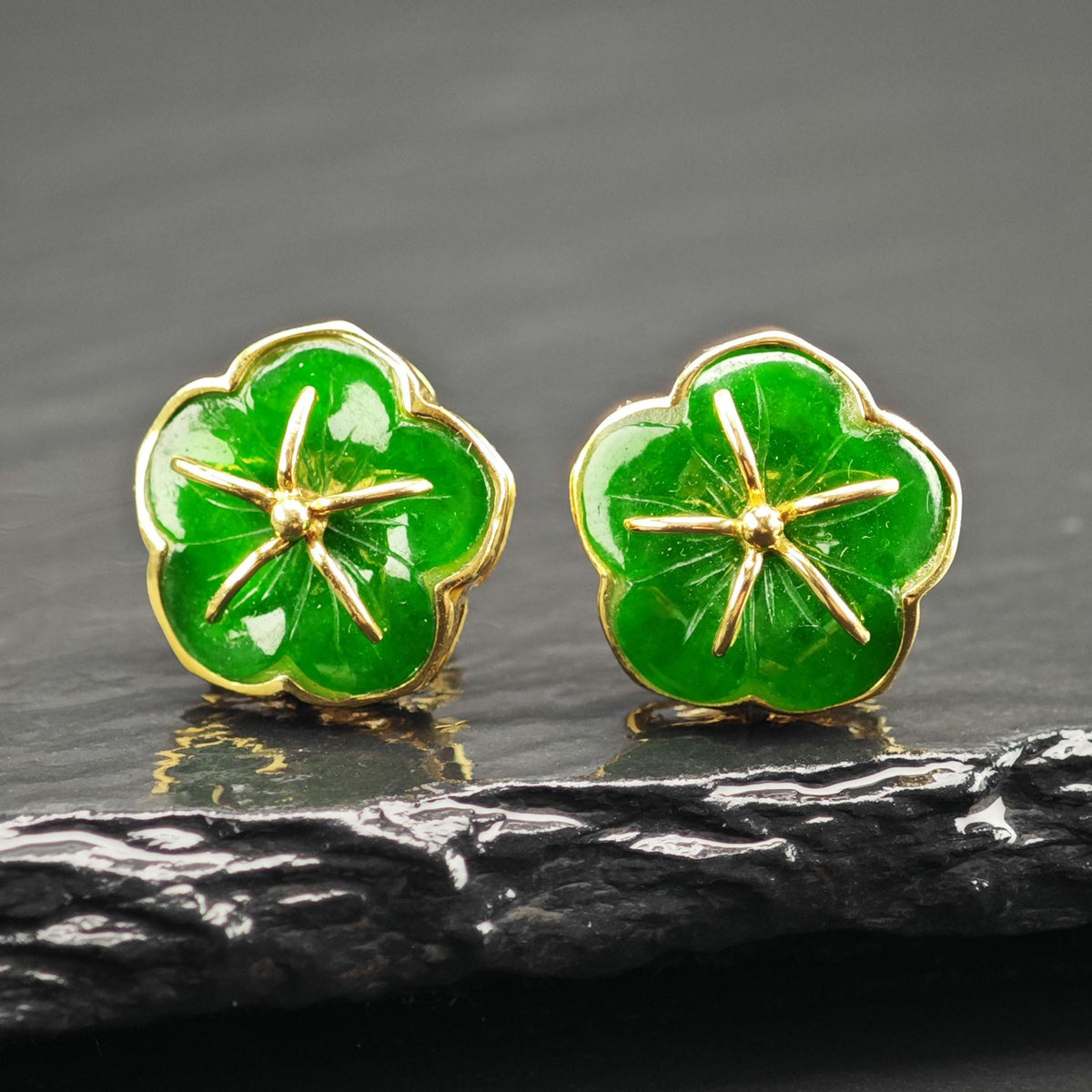 Jadeite 18K Gold Stud Earrings ER3221