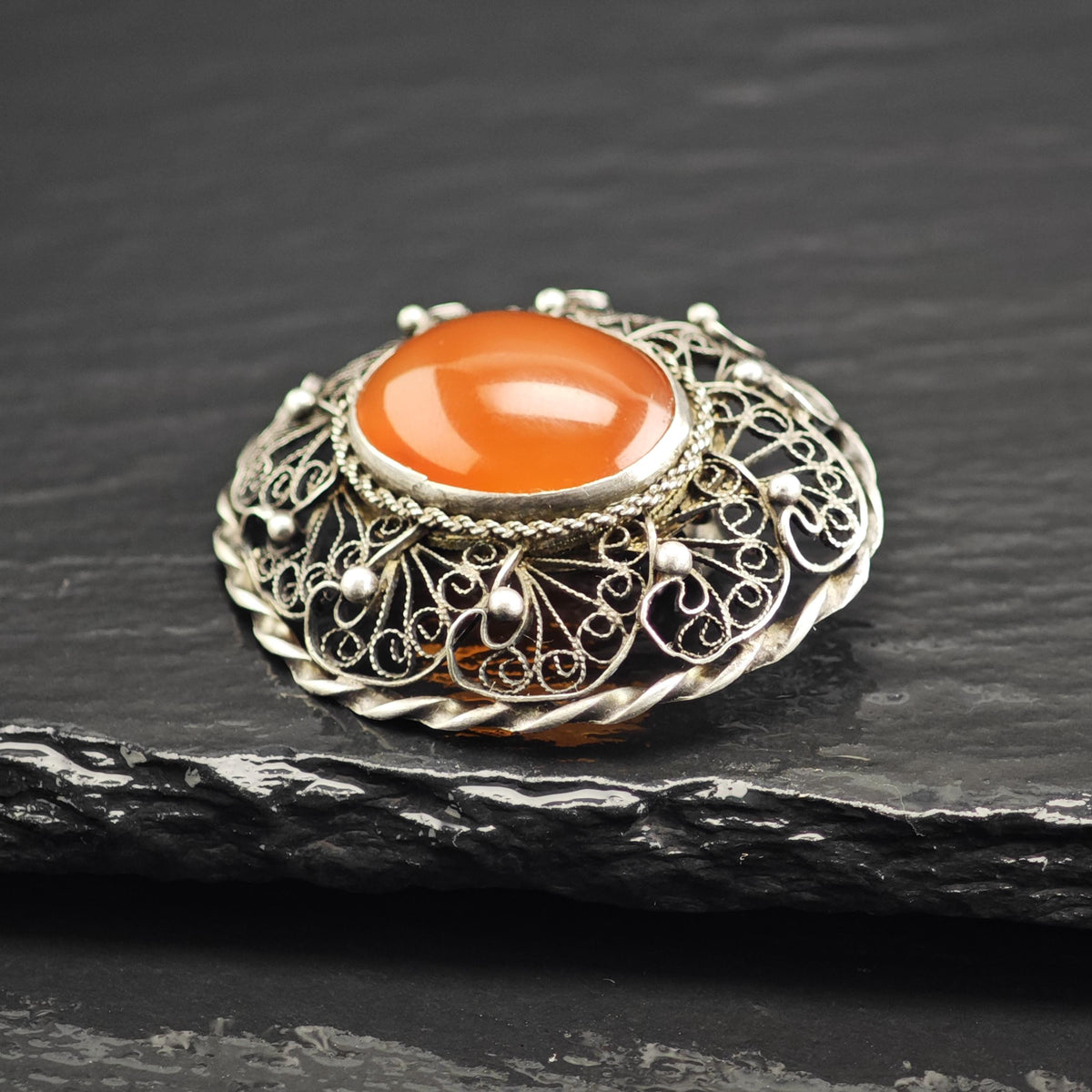 Finland 1970 Carnelian Cabochon, Filigree Sterling Silver Brooch B2264
