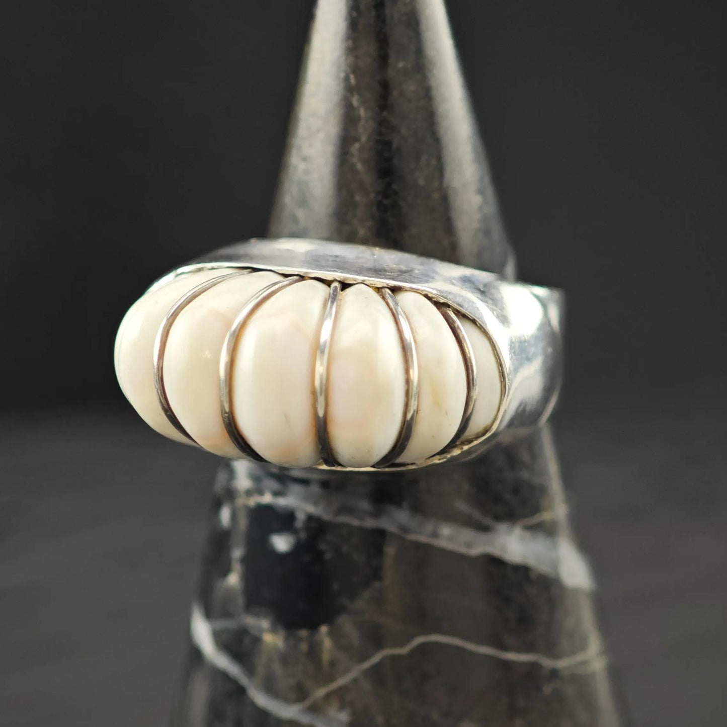 Sterling Silver Ring: Mexico Oyster Shell - Vintage Style Size 7 1/2