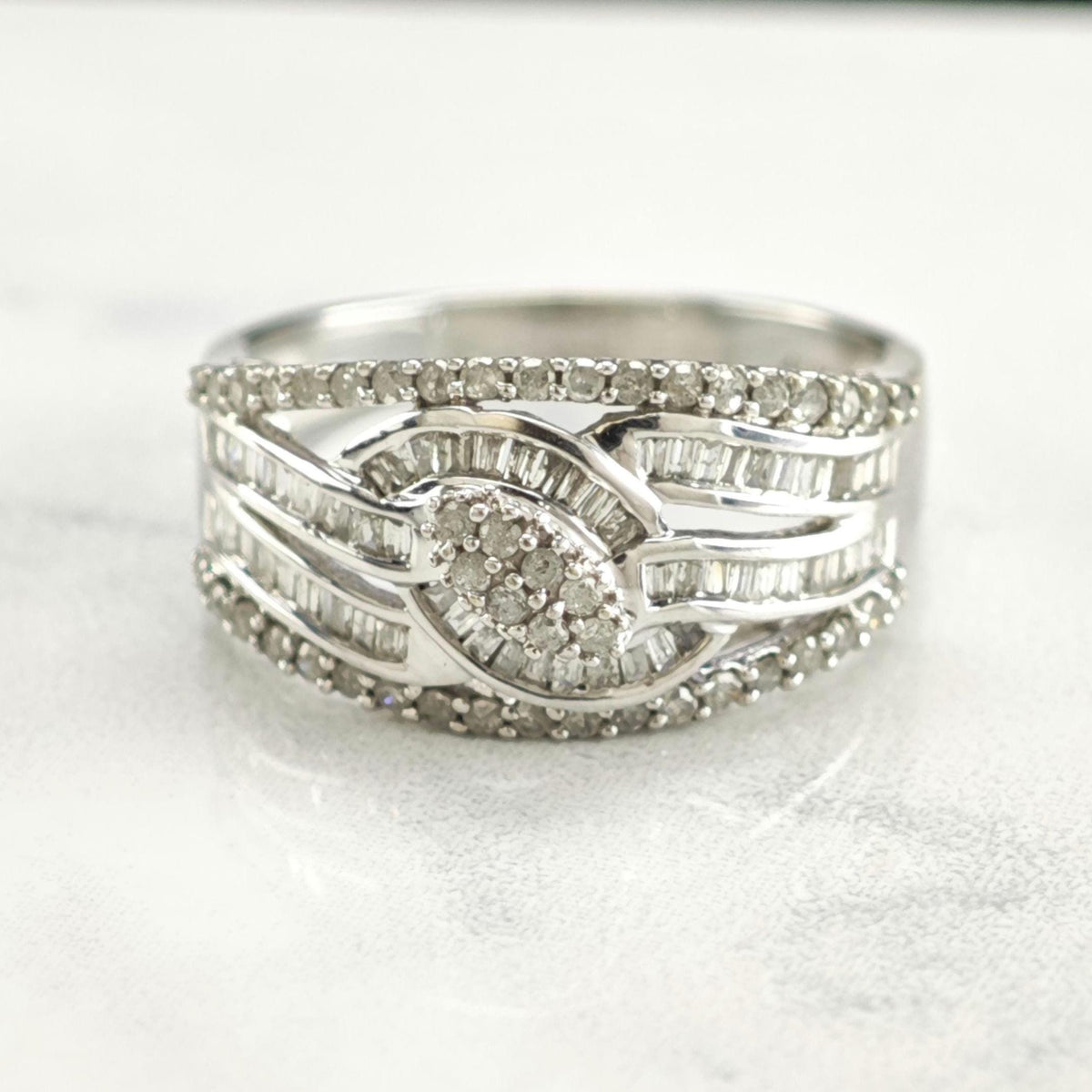 1/2 cttw Diamond 10K White Gold Ring Sz 7 3/4 R6777