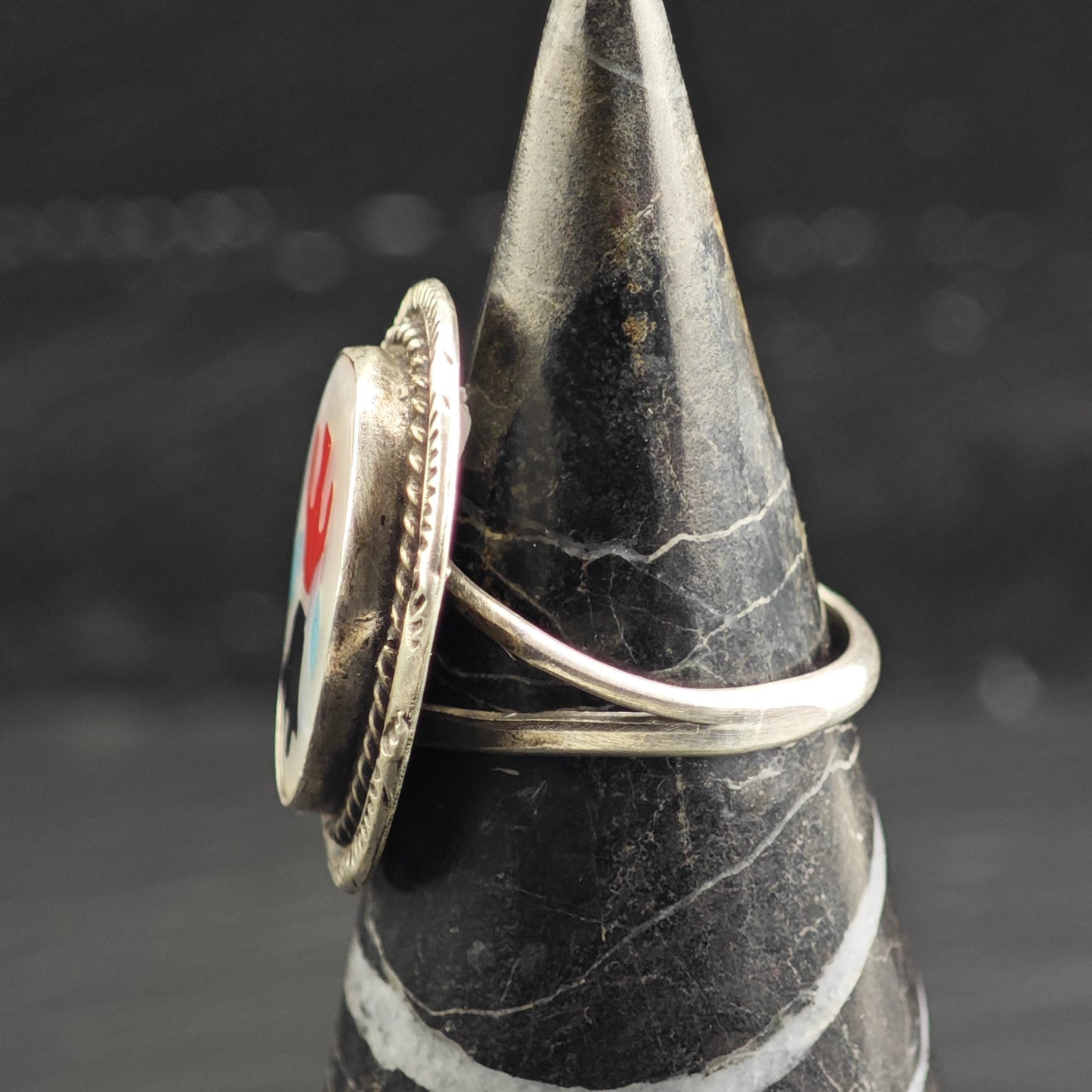 Vintage Native American Mother of Pearl Inlay Dancer Sterling Silver Ring Sz 7 R6647
