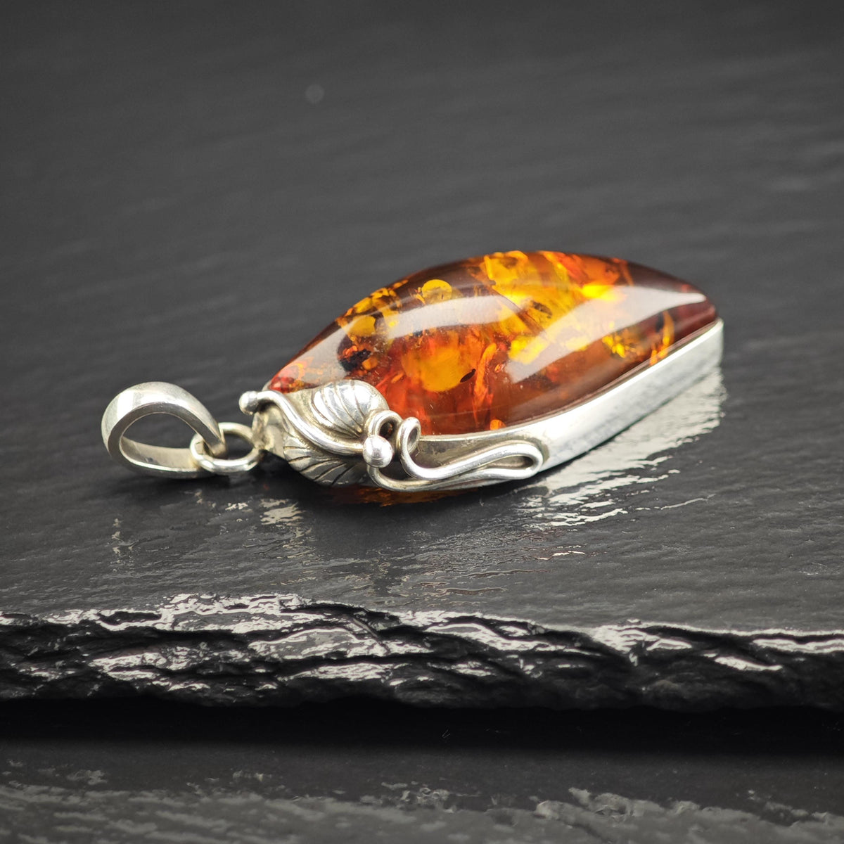 Amber Leaf Detailing Sterling Silver Pendant P3088