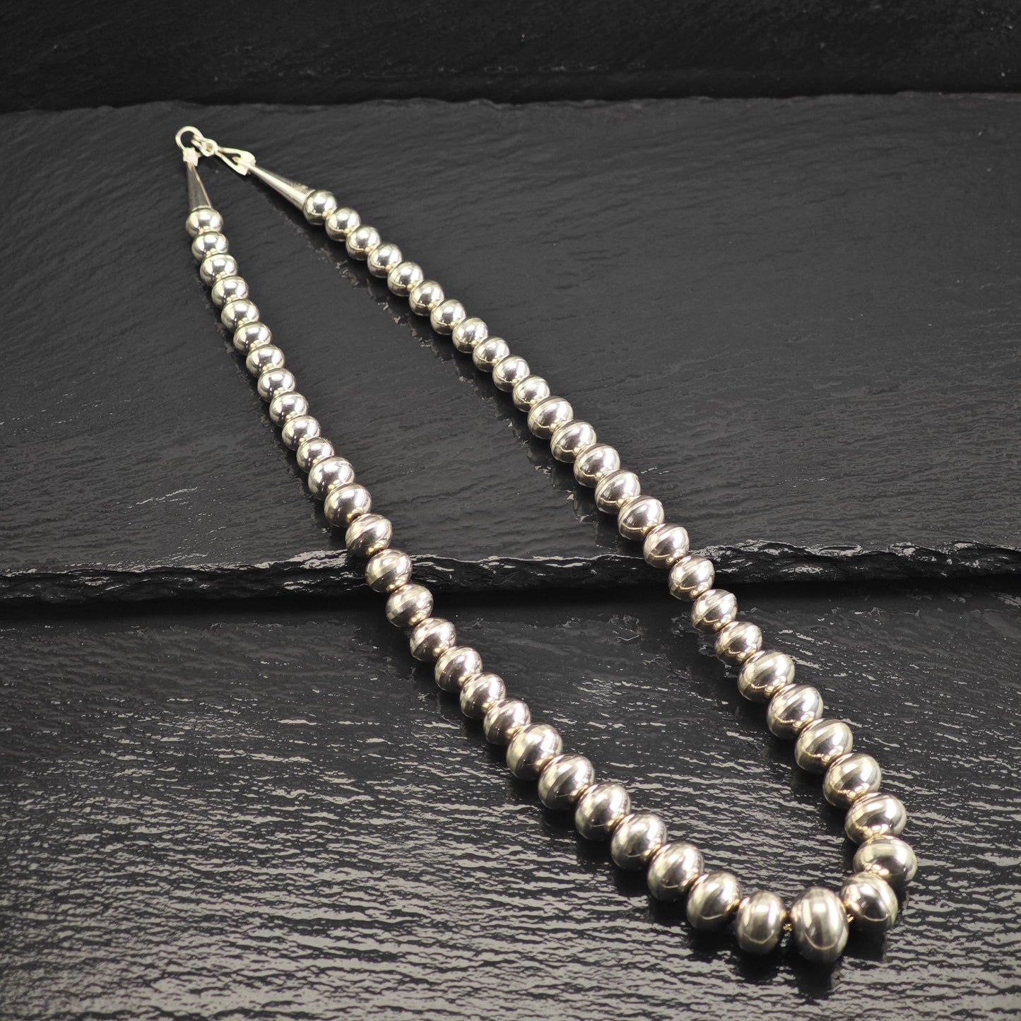 Vintage Native American 8-14mm Graduated Bench Sterling Silver Beaded Necklace N2770