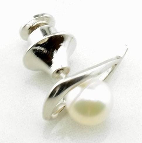 Modernist Pearl Sterling Silver Brooch B1344