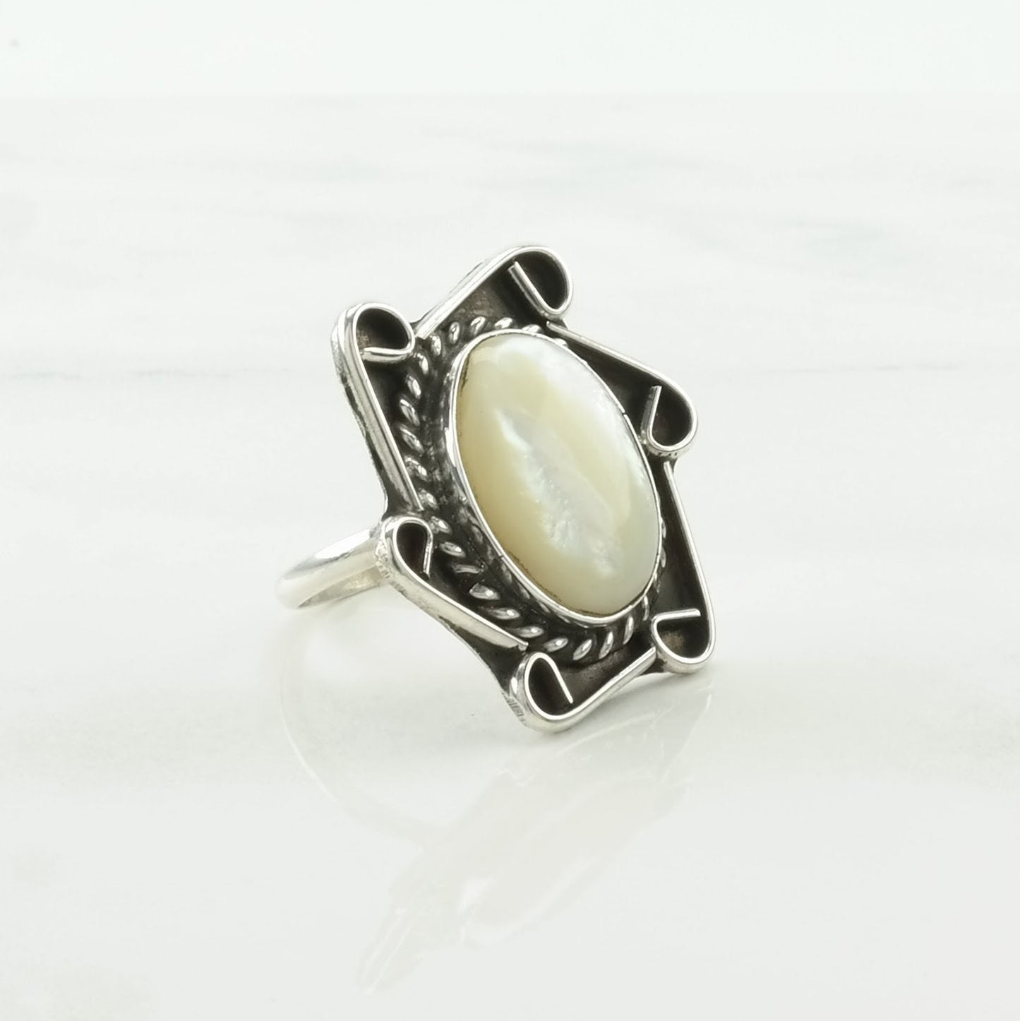 Vintage Native American Silver Ring MOP Oval Sterling White Size 6 1/4