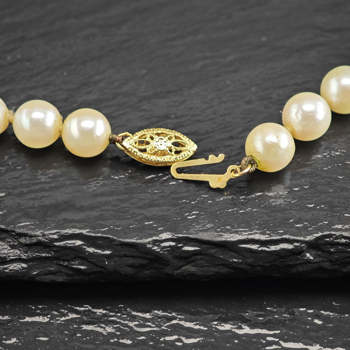7mm White Pearl 14K Gold Clasp Beaded Necklace N2778