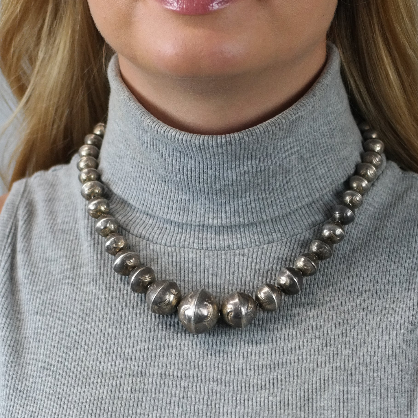 Vintage Native American Sterling Silver Stamped Beaded Necklace N2678
