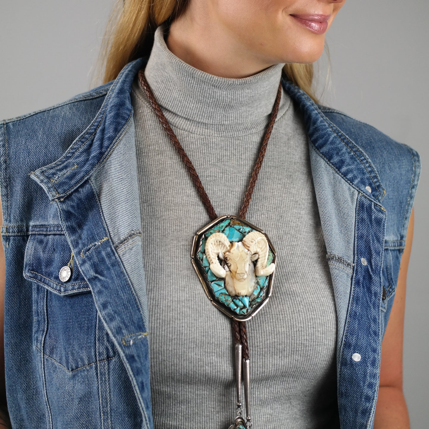 Carved Ram/Aries Sterling Silver w/ 14k Gold Accent Bolo Tie N2677