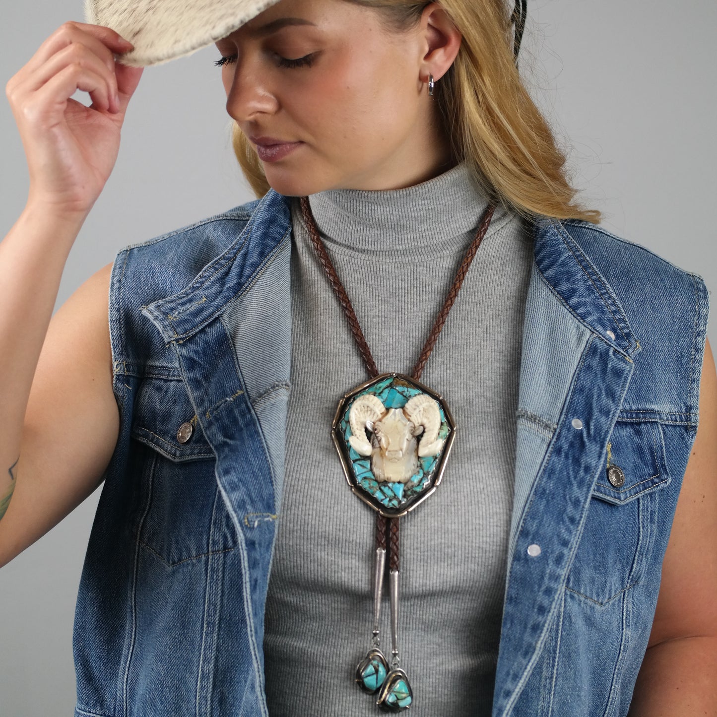 Carved Ram/Aries Sterling Silver w/ 14k Gold Accent Bolo Tie N2677