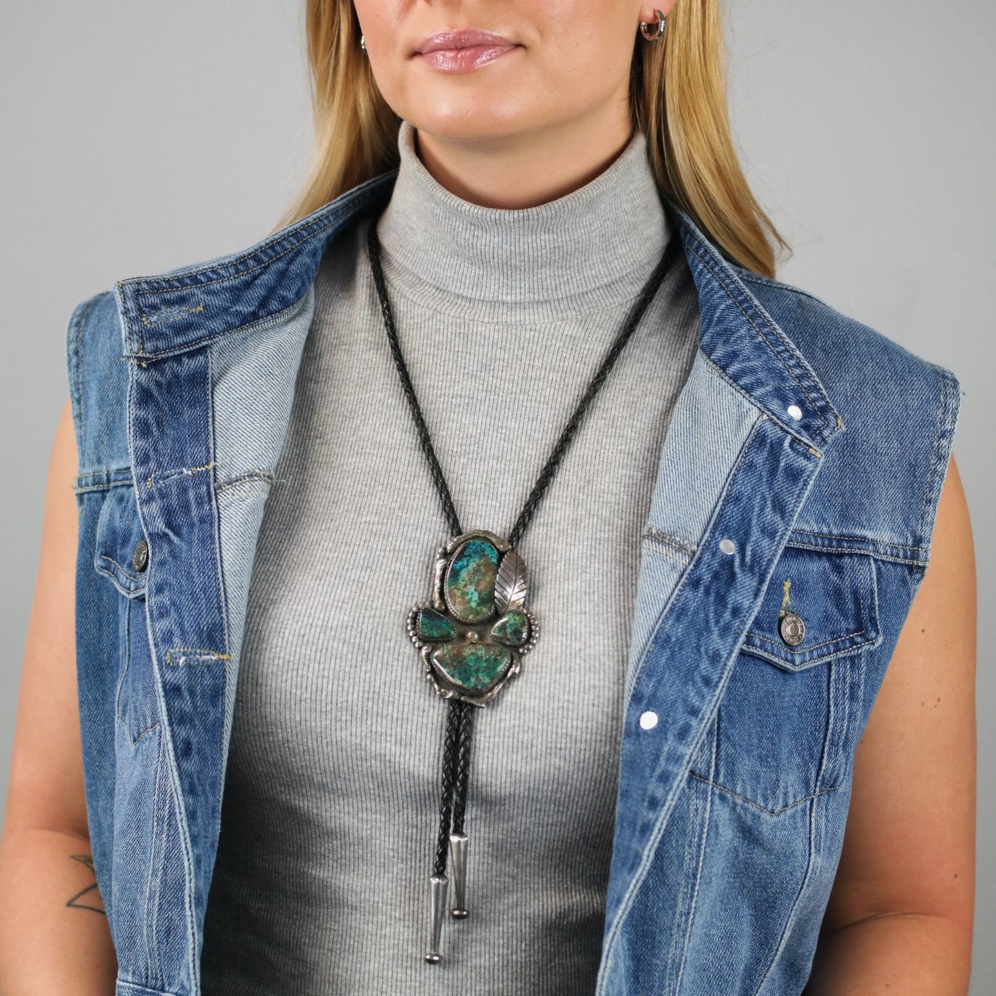 Native American Sterling Silver Bisbee Chrysocolla Bolo Tie N2675
