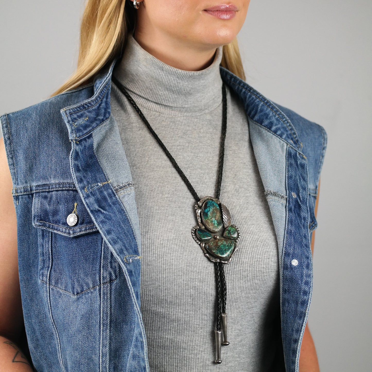 Native American Sterling Silver Bisbee Chrysocolla Bolo Tie N2675
