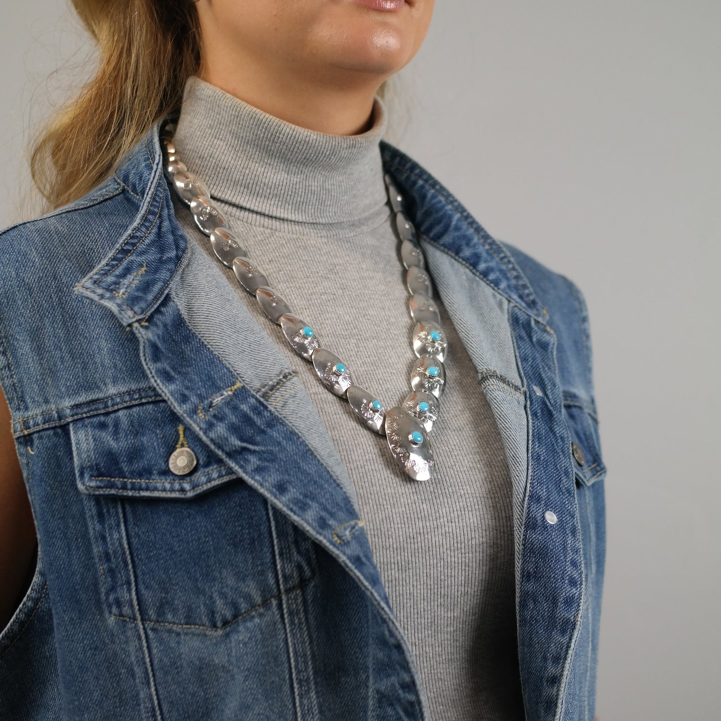 Vintage Native American Pillow Bead Turquoise Sterling Silver Necklace N2719