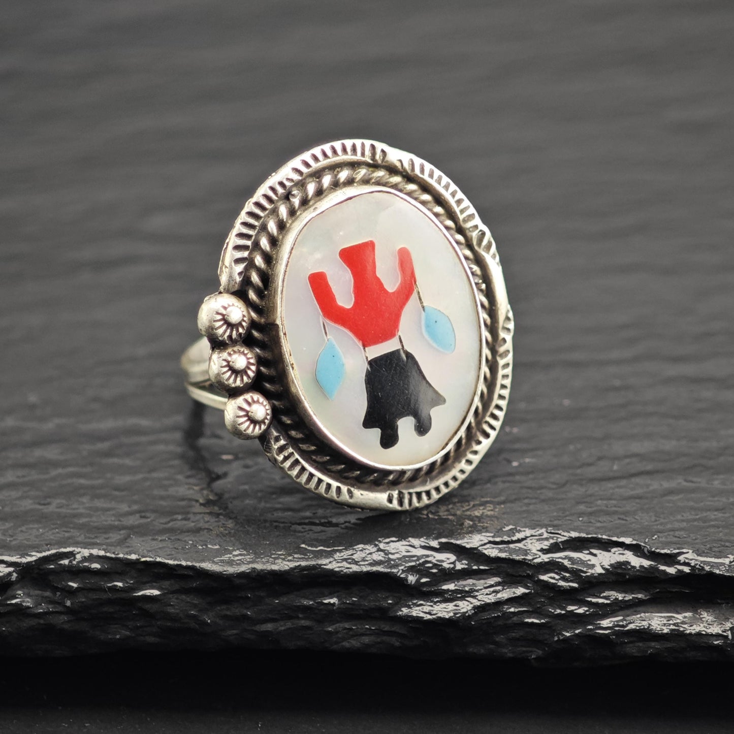 Vintage Native American Mother of Pearl Inlay Dancer Sterling Silver Ring Sz 7 R6647