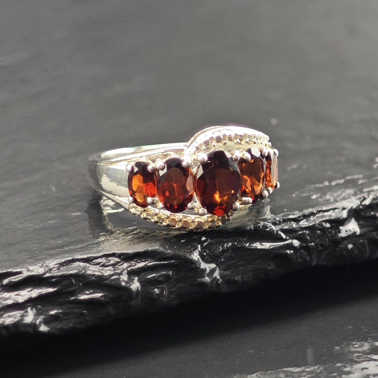 Red Garnet Band Sterling Silver Ring Sz 5 R6739