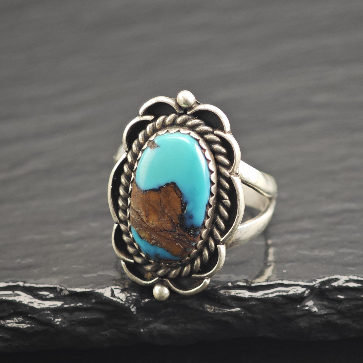 Native American Bisbee Turquoise Detailed Bezel Sterling Silver Ring Sz 6 R6651