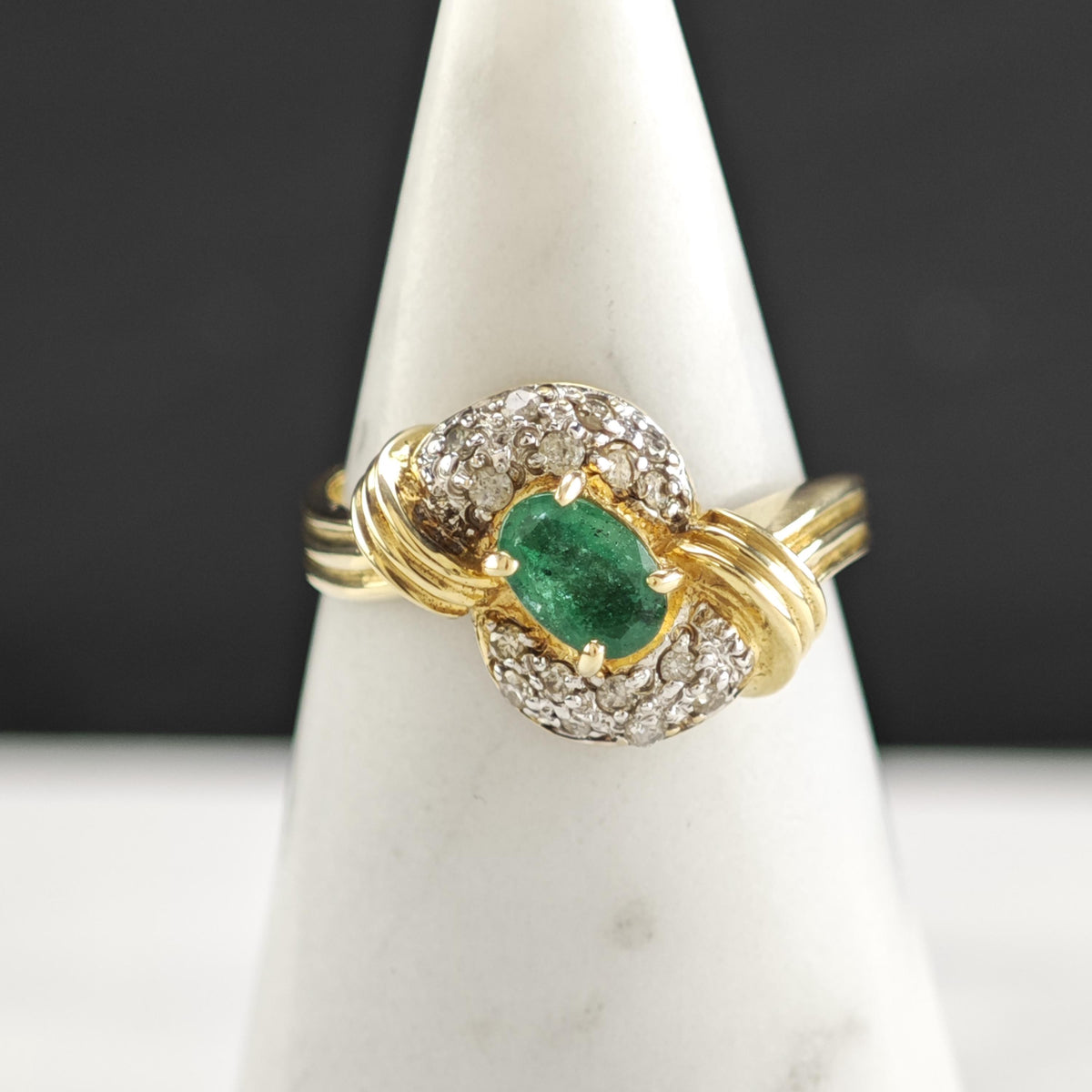 Emerald Diamond Cluster 14K Gold Ring Sz 6 1/4 R6790