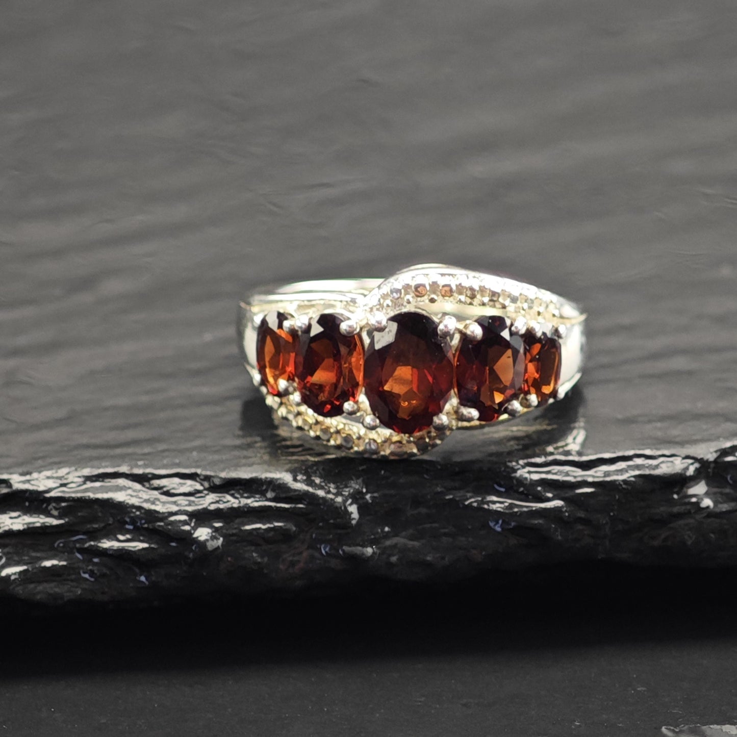 Red Garnet Band Sterling Silver Ring Sz 5 R6739