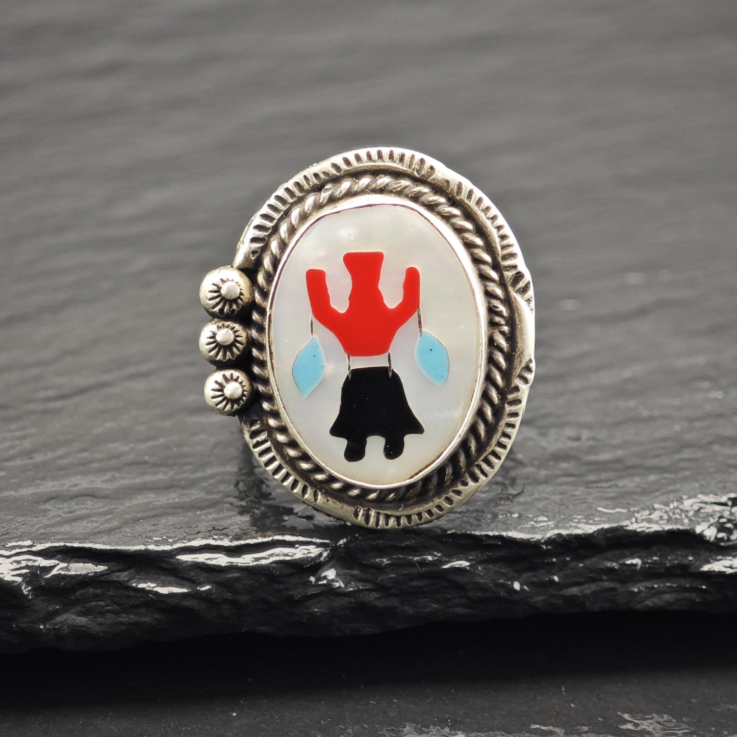 Vintage Native American Mother of Pearl Inlay Dancer Sterling Silver Ring Sz 7 R6647