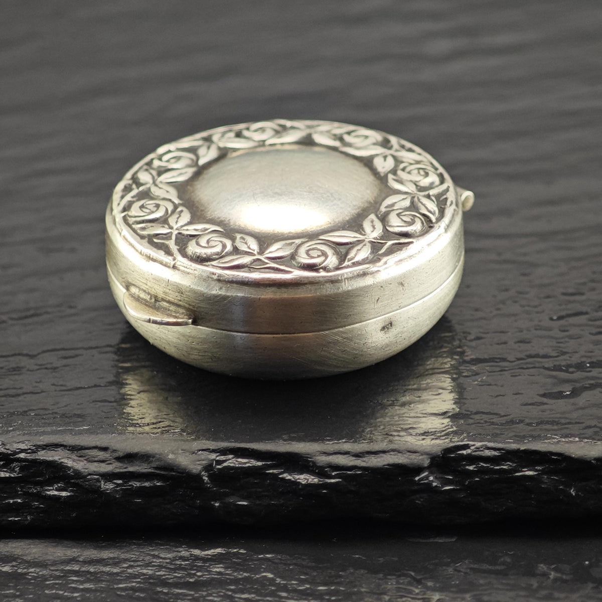 Vintage Rose Repousse Trinket Box Sterling Silver By The Thomae Co MISC0423