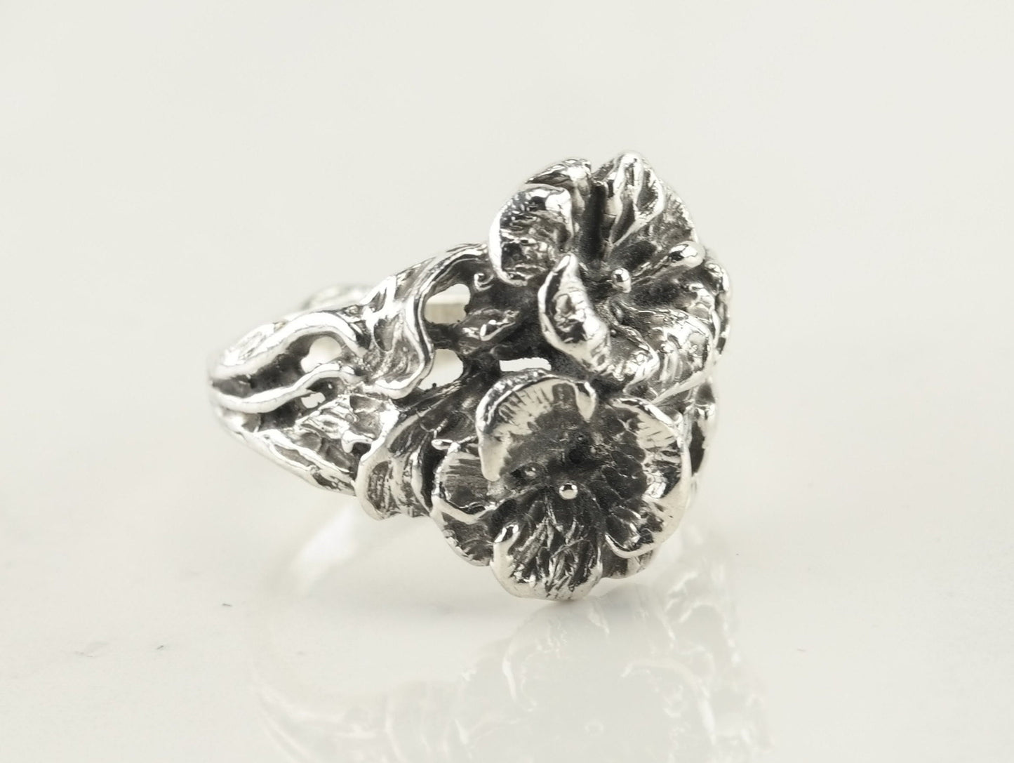 Vintage Sterling Silver Flower Ring Size 6 1/2