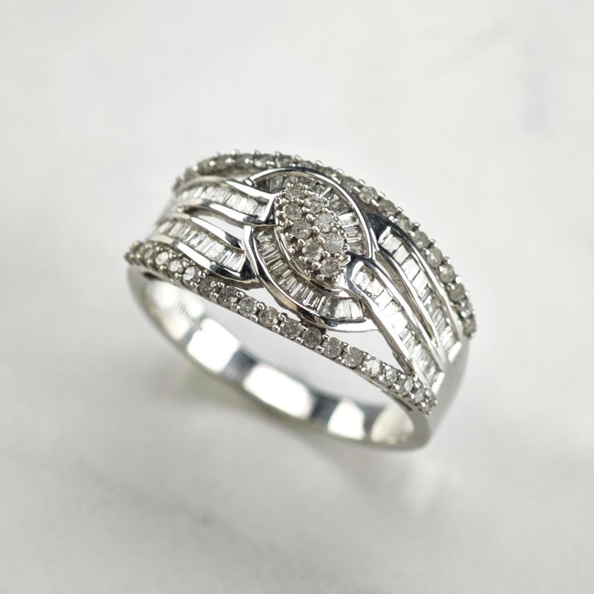 1/2 cttw Diamond 10K White Gold Ring Sz 7 3/4 R6777