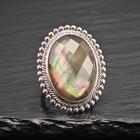 Mother of Pearl Doublet Ring Sterling Silver Sz 8 R6616