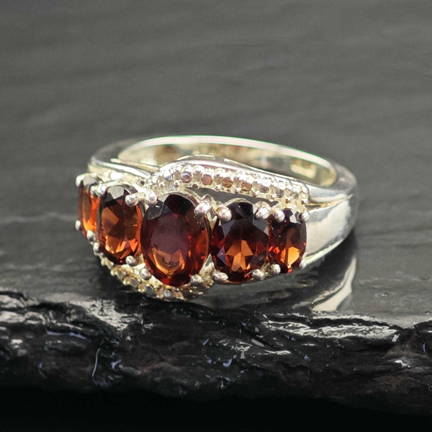 Red Garnet Band Sterling Silver Ring Sz 5 R6739