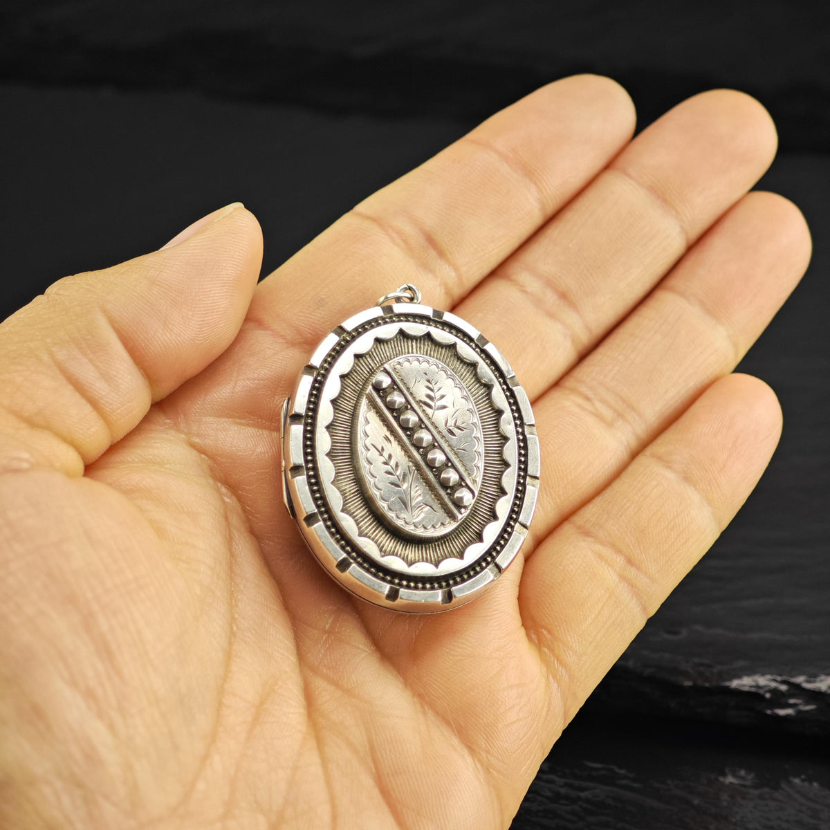 1882 Victorian Memorial Sterling Silver Locket Pendant P3097