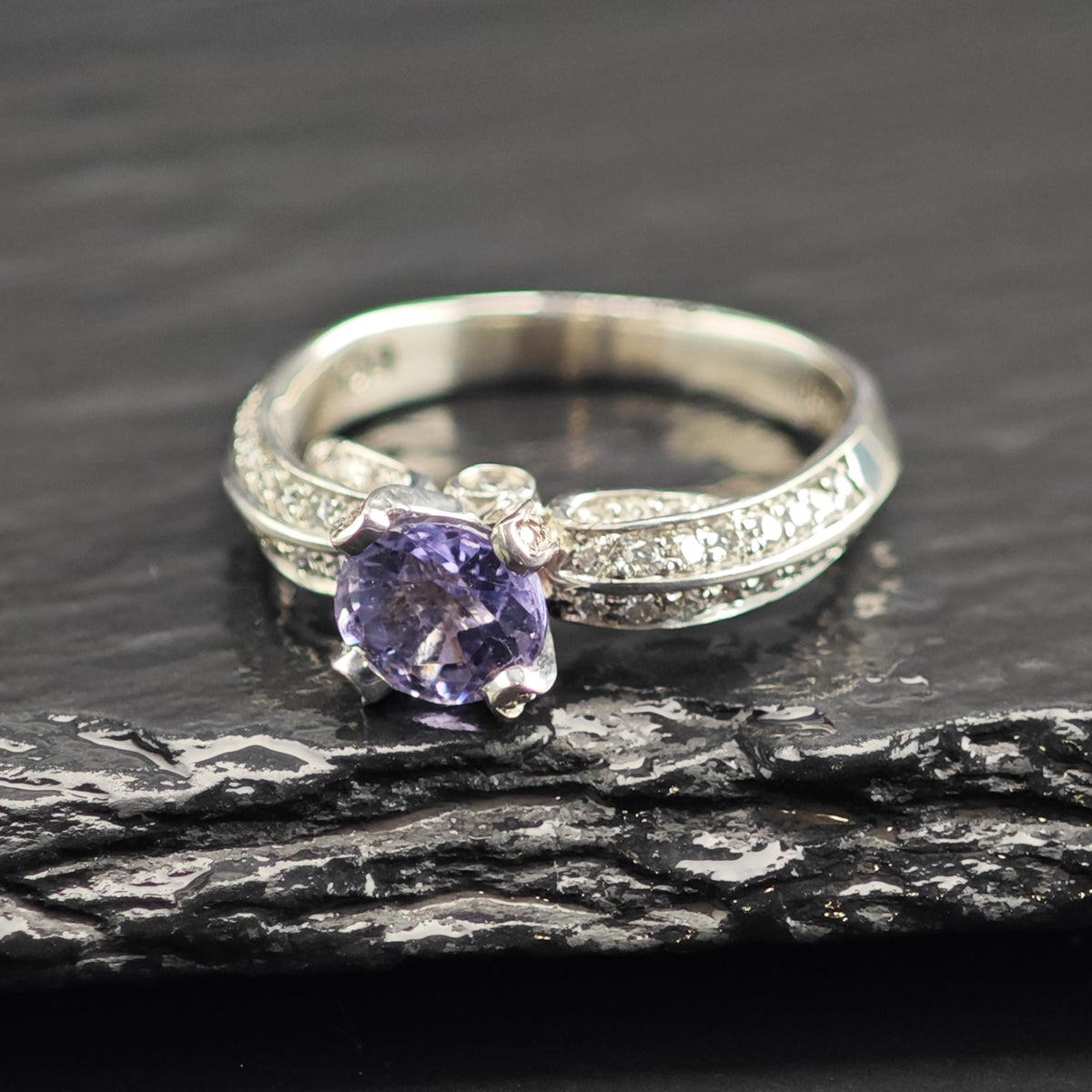 Vintage Designer Purple Sapphire & Diamond 18K White Gold Ring Sz 6 1/2 R6764