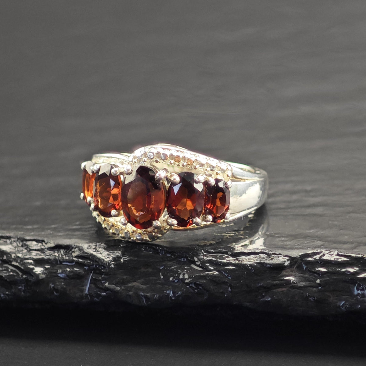 Red Garnet Band Sterling Silver Ring Sz 5 R6739