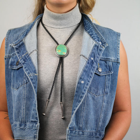 Vintage Native American Sterling Silver Green Turquoise Bolo Tie Necklace N2749