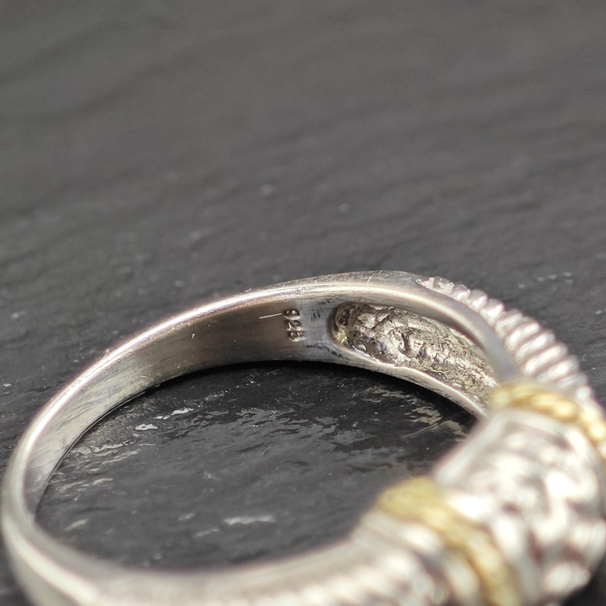 14K Gold Accent Band Sterling Silver Ring Sz 7 R6741