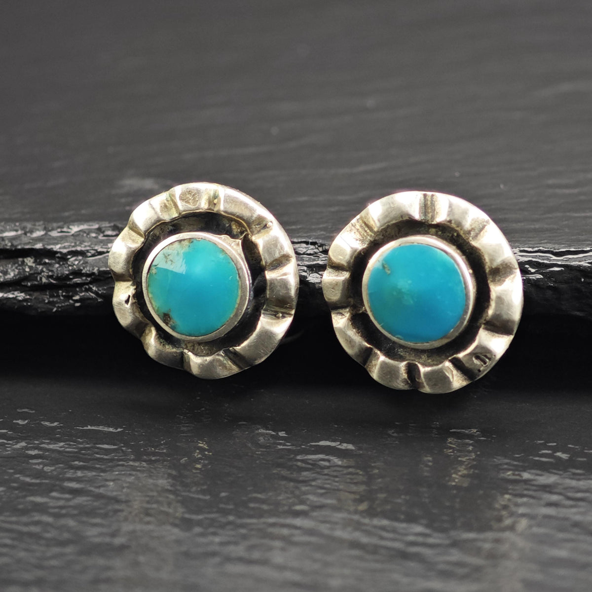 Vintage SW Carved Turquoise Sterling Silver Clip On Earrings ER3211