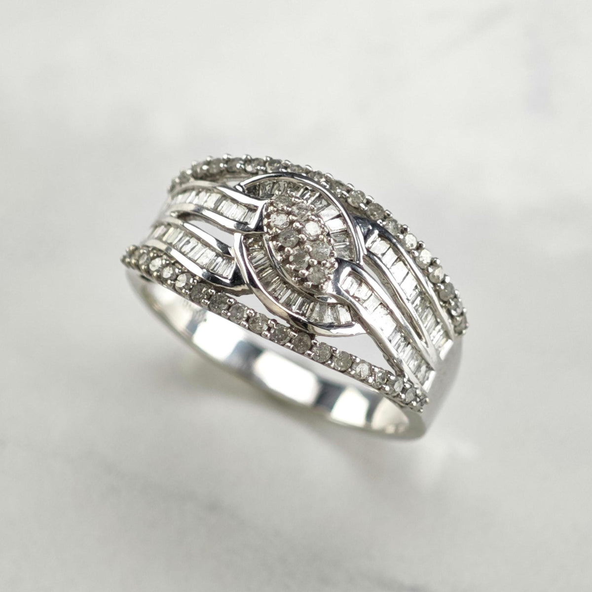 1/2 cttw Diamond 10K White Gold Ring Sz 7 3/4 R6777