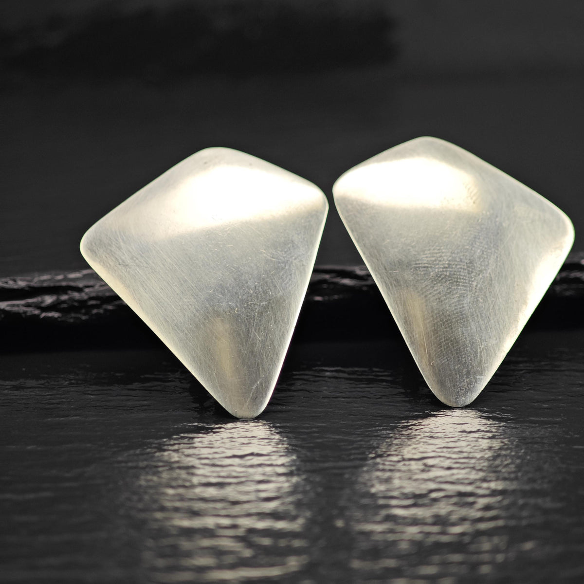 Vintage Native American Sterling Silver Clip On Earrings ER3202