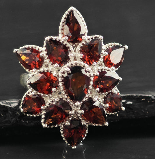 Teardrop Garnet Cluster Sterling Silver Ring Sz 7 R6567