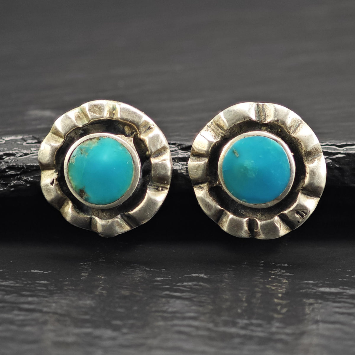 Vintage SW Carved Turquoise Sterling Silver Clip On Earrings ER3211