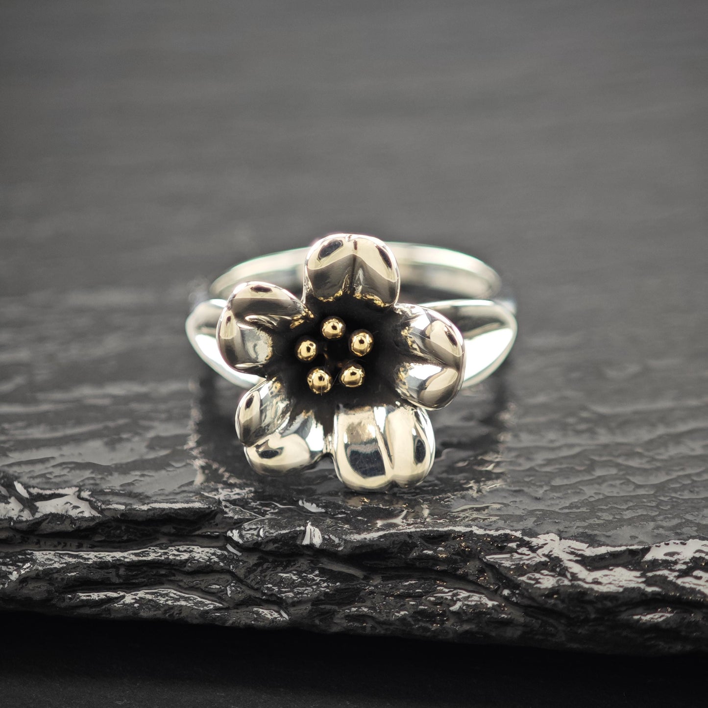James Avery Floral, 18K Gold Accent Ring Sterling Silver Sz 8 1/2 R5930