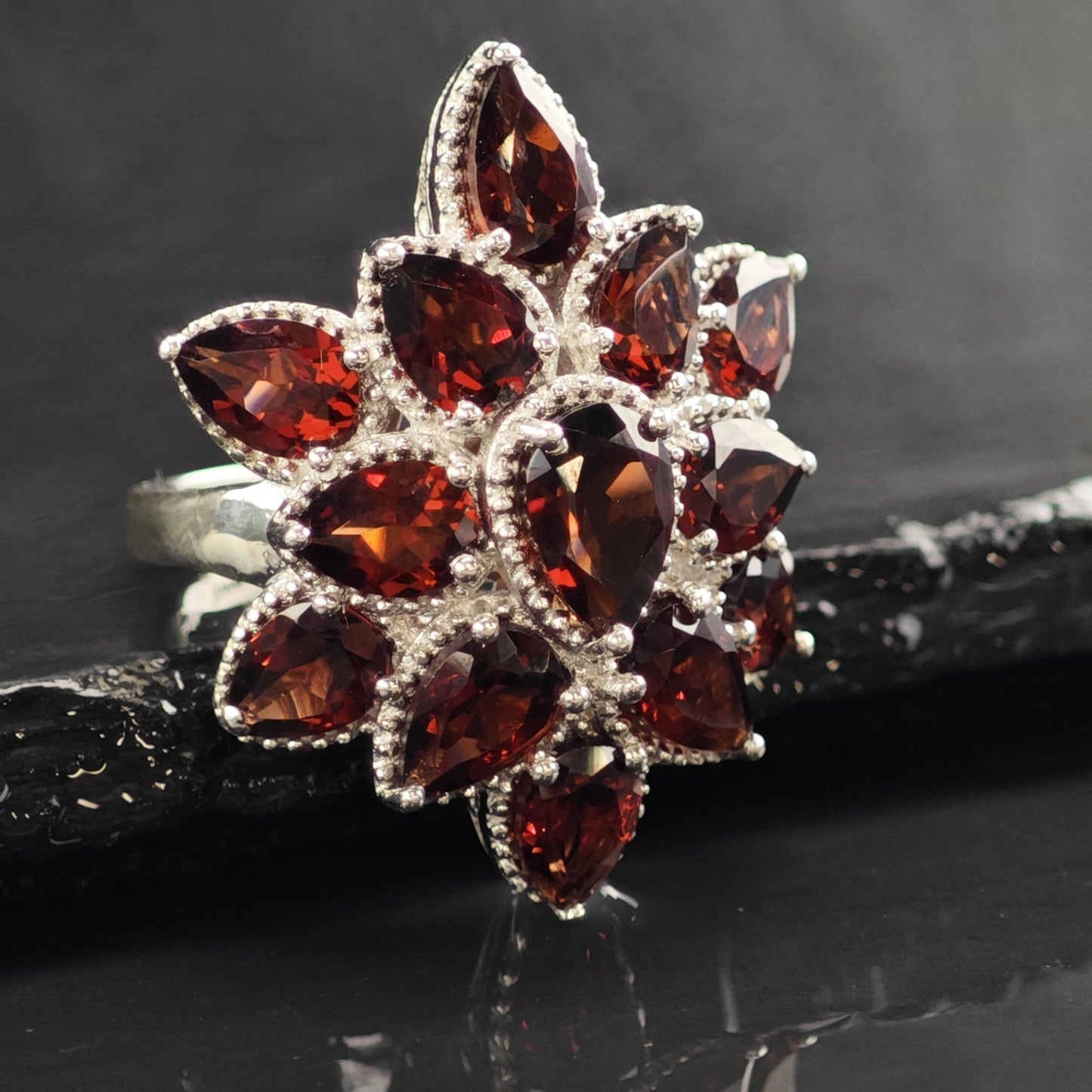 Teardrop Garnet Cluster Sterling Silver Ring Sz 7 R6567