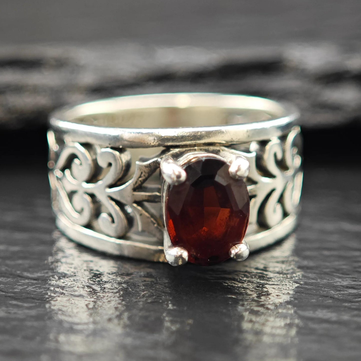 James Avery Filigree Garnet Ring Sterling Silver Sz 6 1/2