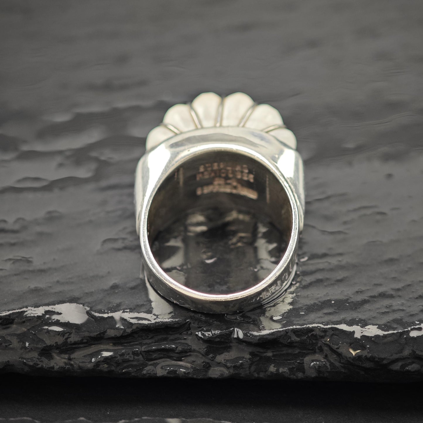 Sterling Silver Ring: Mexico Oyster Shell - Vintage Style Size 7 1/2