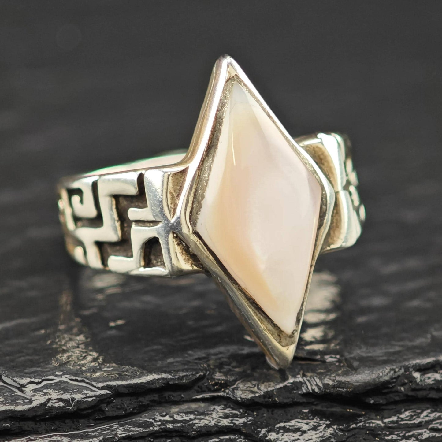 Diamond Shape Pink Mother Of Pearl Ring Sterling Silver Sz 6 1/4 R6093