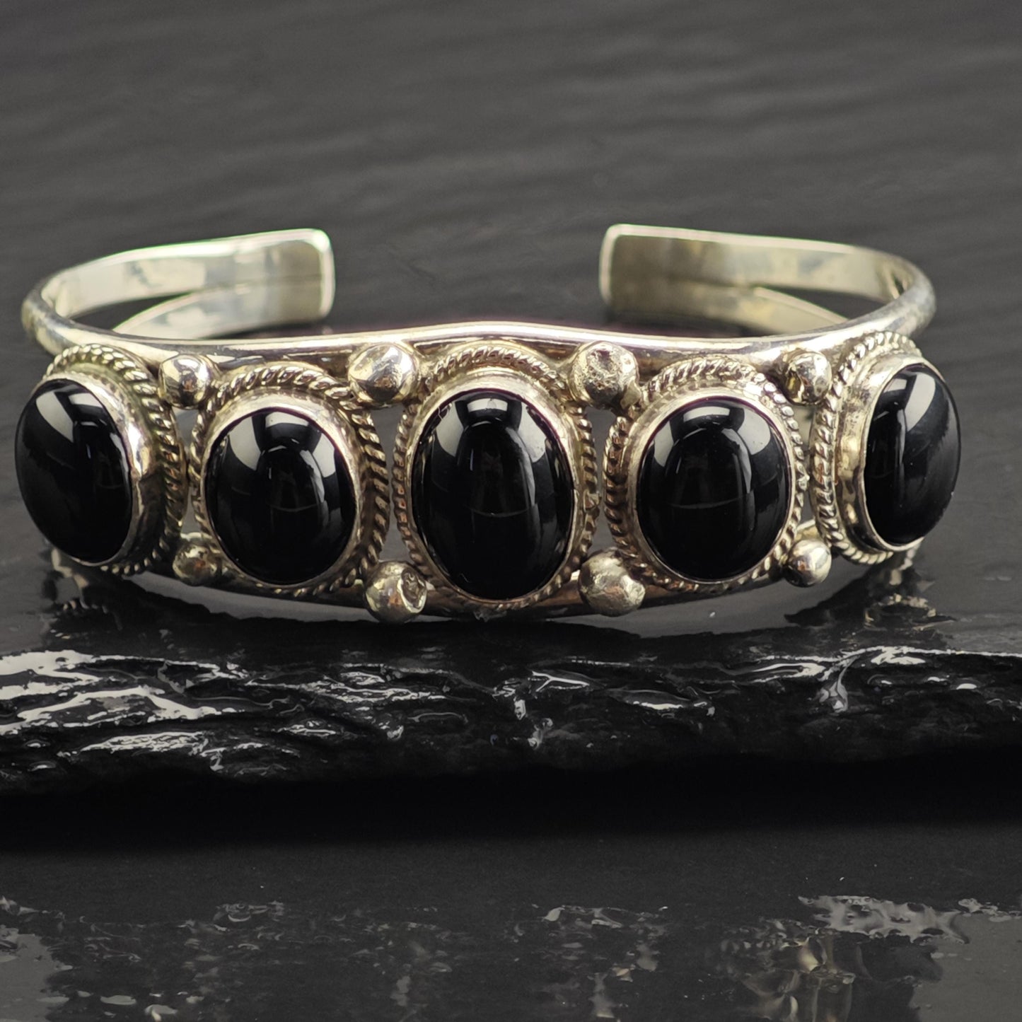 Running Bear Onyx Sterling Silver Cuff Sz 6 1/4" BR3134