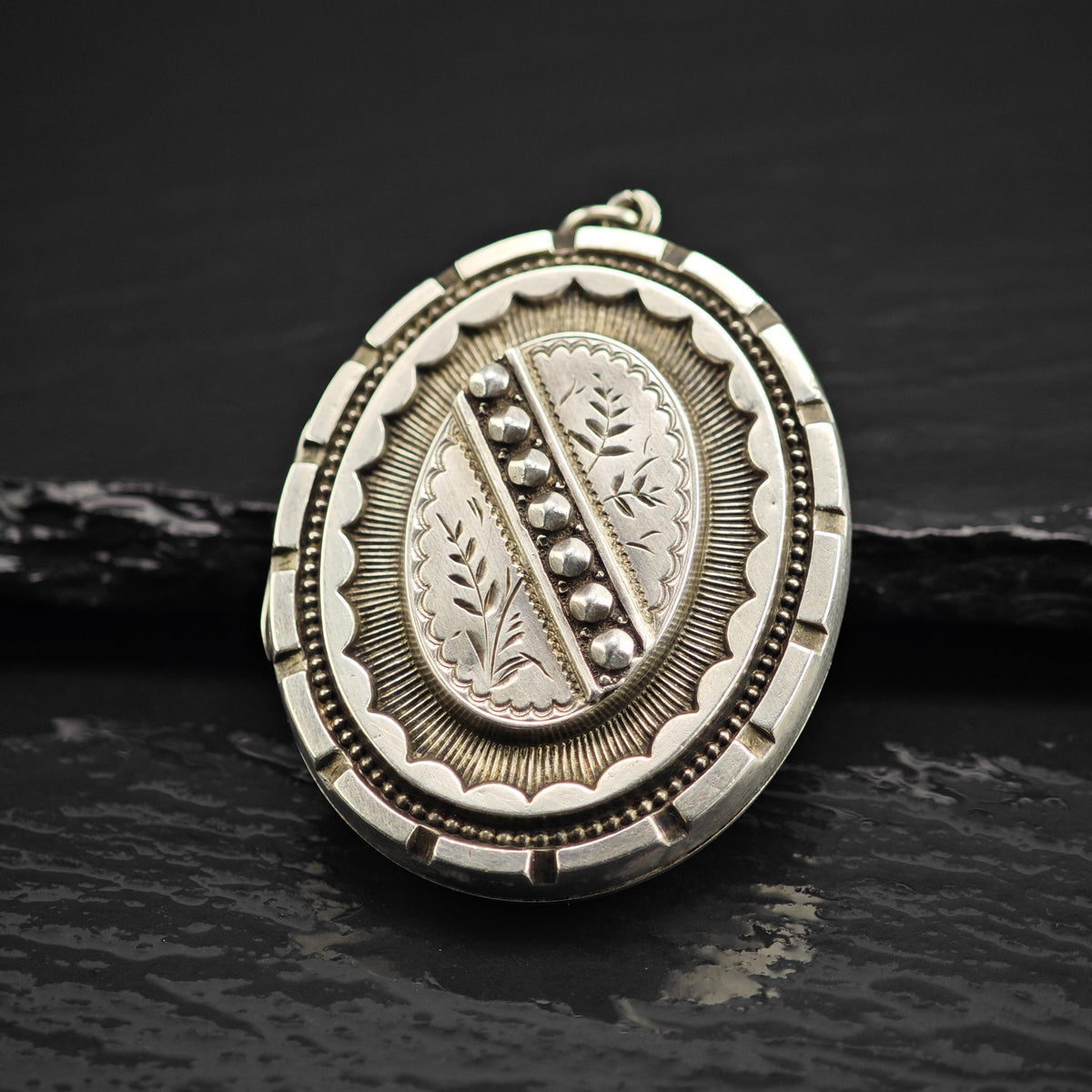 1882 Victorian Memorial Sterling Silver Locket Pendant P3097