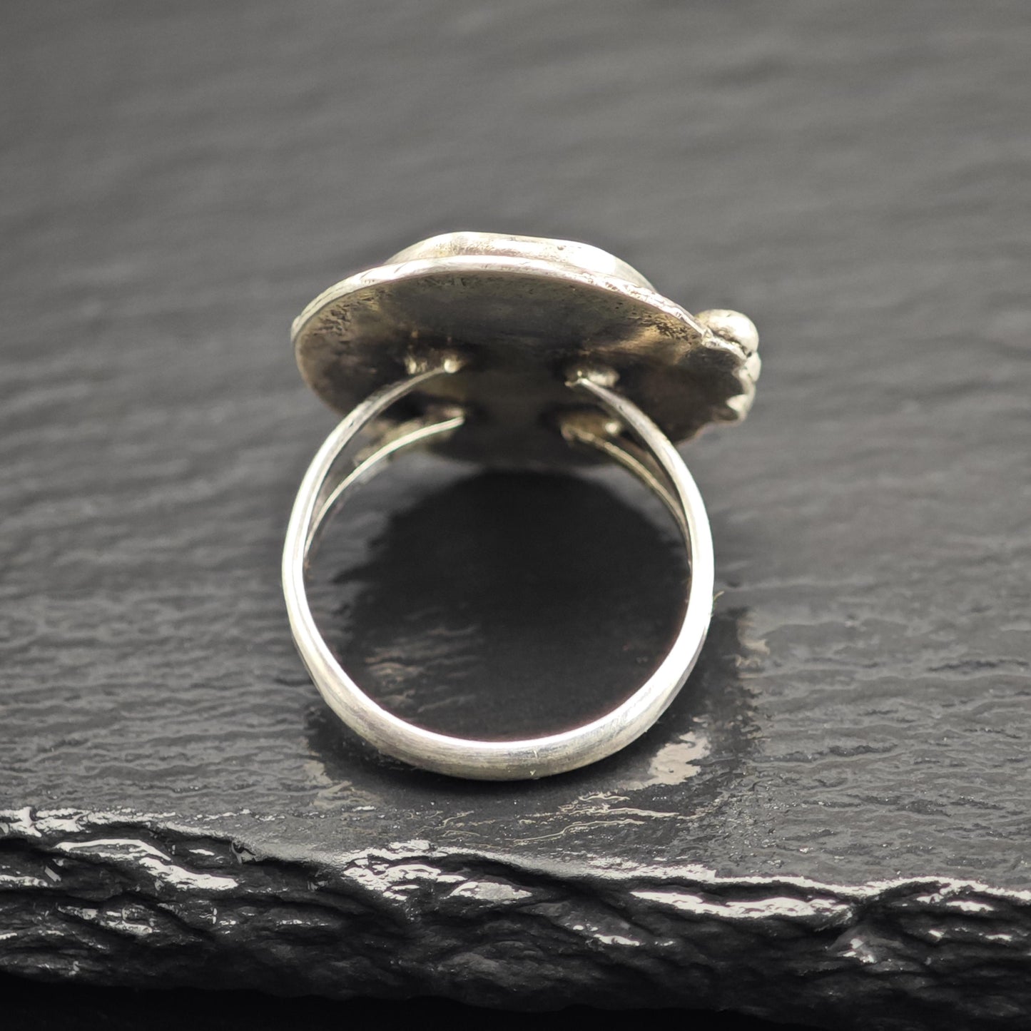 Vintage Native American Mother of Pearl Inlay Dancer Sterling Silver Ring Sz 7 R6647