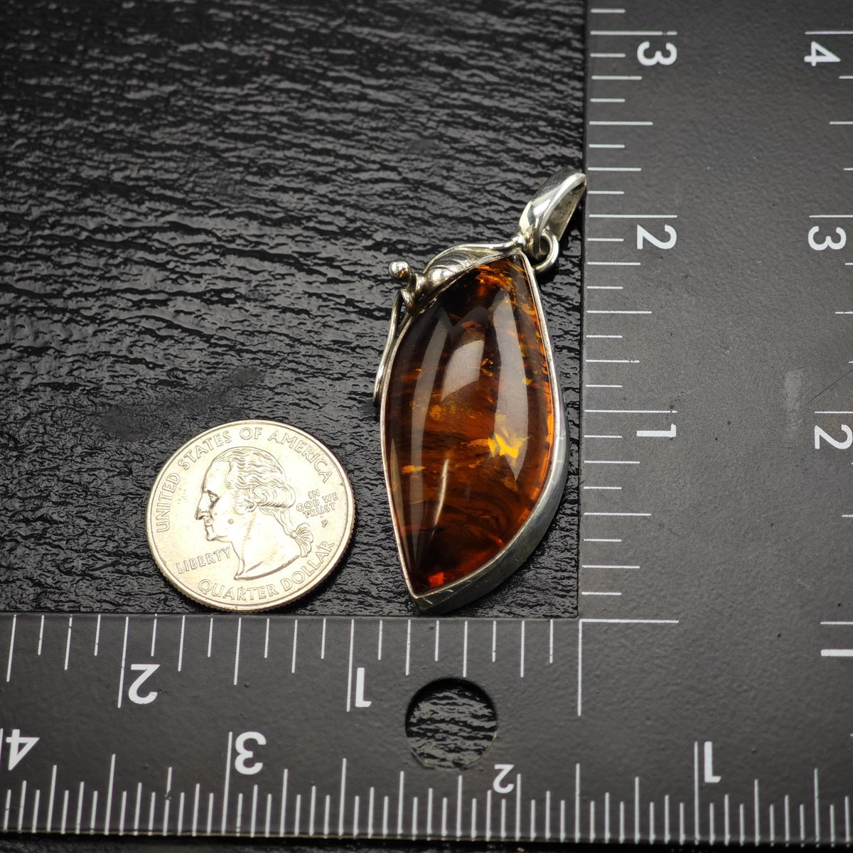 Amber Leaf Detailing Sterling Silver Pendant P3088