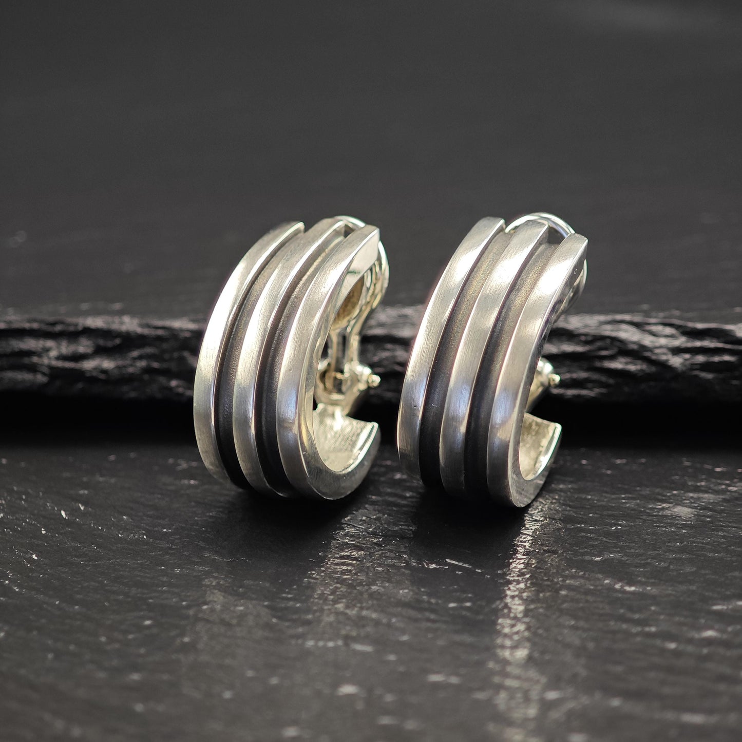 Tiffany Atlas 1995, Incise Omega Back Earrings Sterling Silver