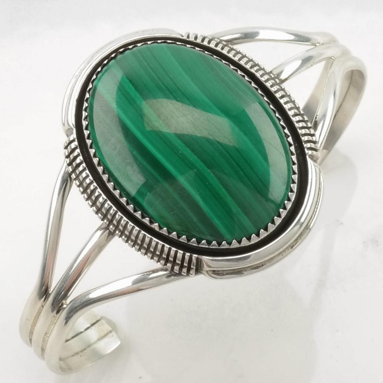 Vintage Native American Sterling Silver Cuff Bracelet Green Malachite